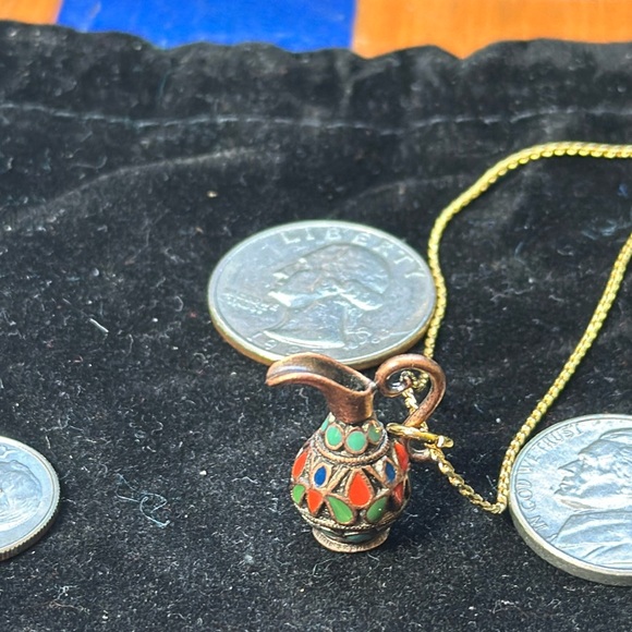 JOAN RIVERS Charm 18” Necklace - Picture 2 of 4